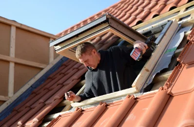 Pose de fenêtres de toit Velux à Ouillon